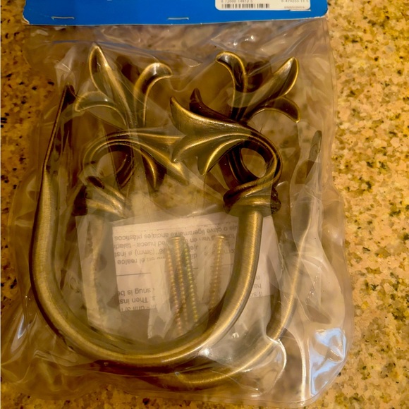 Essential Home - Picture 3 of 4